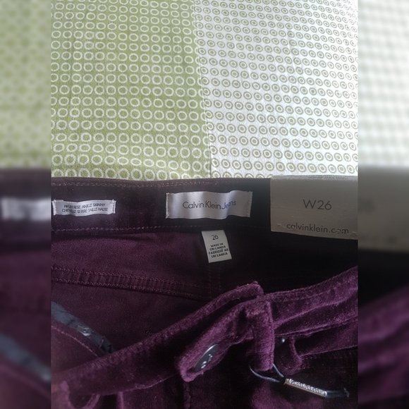 Calvin Klein Jeans - Velvet Look High Rise Ankle Skinny - Picture 2 of 3